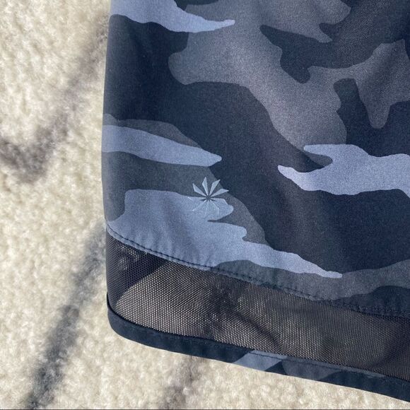 Athleta Printed Mesh Racer Run Short 4” - Picture 8 of 9